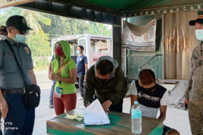 Pasahero sa van,sakpan nga dunay dalang druga