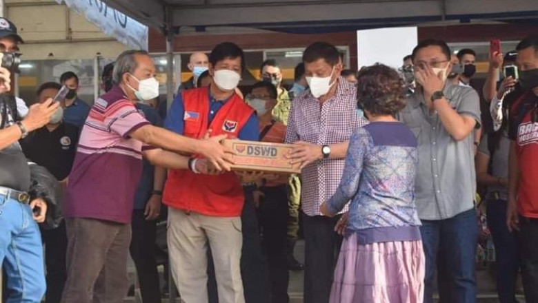 Pangulong Duterte,  mibisita sa Siargao ug nanguna sa gipanghatag nga family food packs sa mga residente