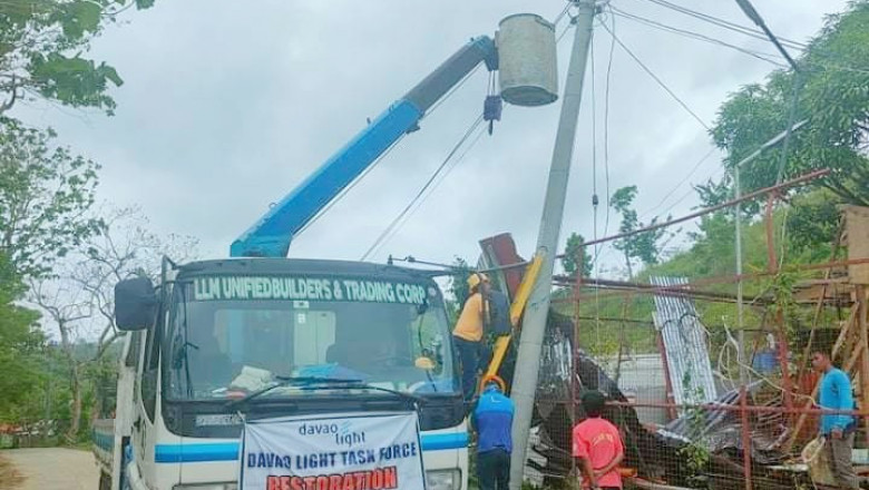 Davao Light linemen continue to help Cebu’s power restoration