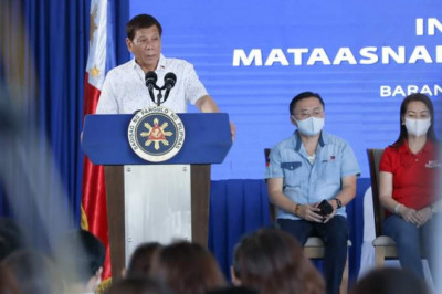 Duterte inspects new evacuation centers in Batangas