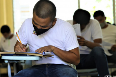 MILF, MNLF members take special exam to join PNP