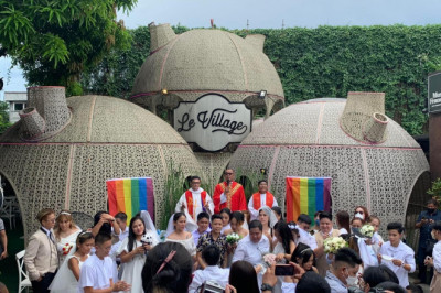 17 mag-partner nga  miyembro sa LGBT, dungan nga gikasal sa Quezon City
