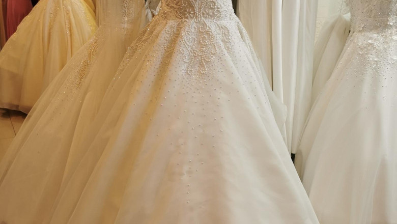 30 couples alleged they are scammed by Davao-based wedding organizer