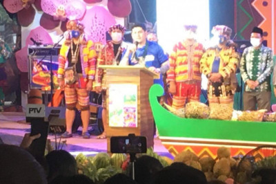 Weeklong Kadayawan festival formally opens; President Marcos greets Davaoeños