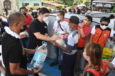 Bucana fire victims get aid from Rep.  Duterte's office