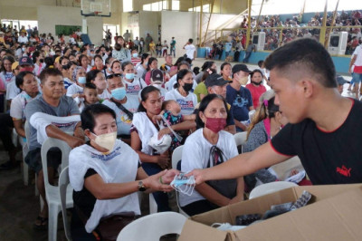 Bong Go’s team mounts two-day relief ops for disadvantaged residents in San Isidro, Davao Oriental