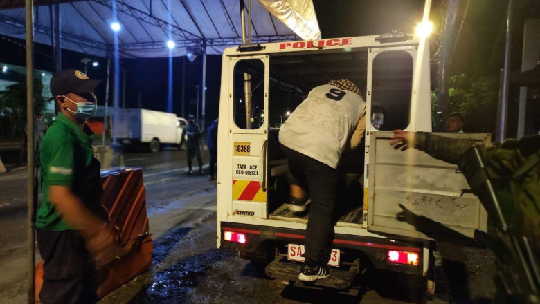 Motorista, nakuhaan ug droga, pusil sikop