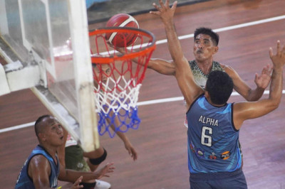 10ID grounds Air Force  95-56