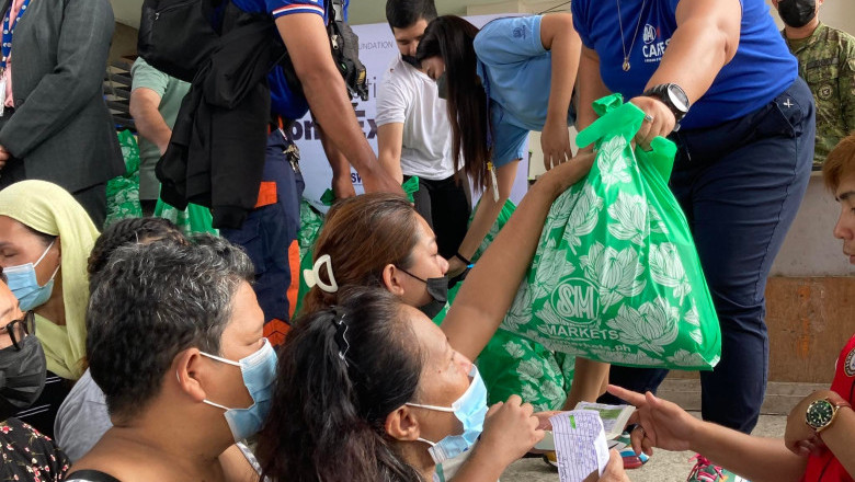 SM distributes aid to Davao City fire victims