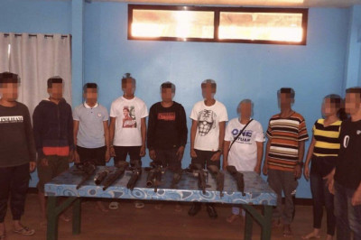 Top NPA leader, 9 others surrender in Northern Mindanao