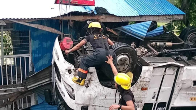 1 patay, ubay-ubay angol sa mini-bus nga nahulog  sa Davao del Sur