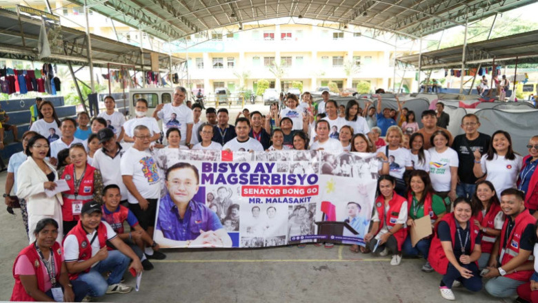 Bong Go gives aid to Davao fire victims;  calls for heightened fire prevention efforts