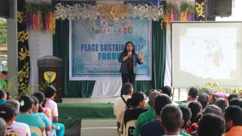 445 ex- NPA members,  supporters embrace peace in Davao City