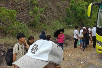 4 hurt in bus collision in Mati City