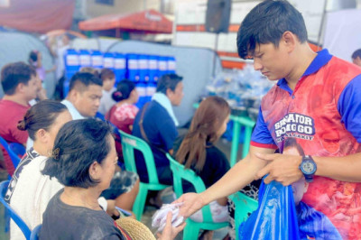 Sen. Bong Go emphasizes his legislative work on disaster resilience as team aids fire victims in Davao City