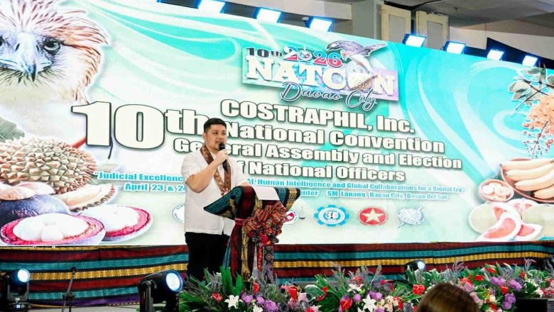 Duterte honors court stenographers’ quiet but vital role in justice system