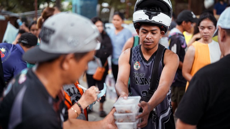 Dutertes Continue Assistance to Fire Victims in Barangay 19-B