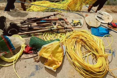 COAST GUARD APPREHENDS  6 ILLEGAL COMPRESSOR FISHERS IN DAVAO ORIENTAL