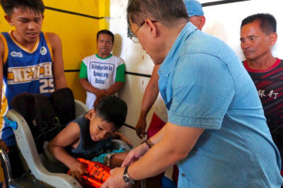 Bong Go extends assistance to hundreds of women, faith-based groups and barangay functionaries in Governor Generoso